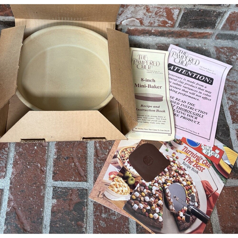 Pampered Chef Stoneware 8 inch Mini-Baker VTG In Box
